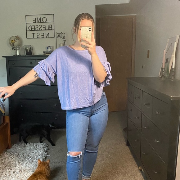 Alya Tops - Blouse with ruffle sleeves
